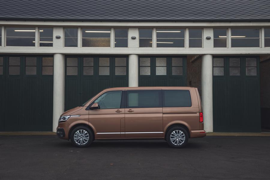  Volkswagen Caravelle (T6.1) 2020 года  (UK) (фото 11 из 38)